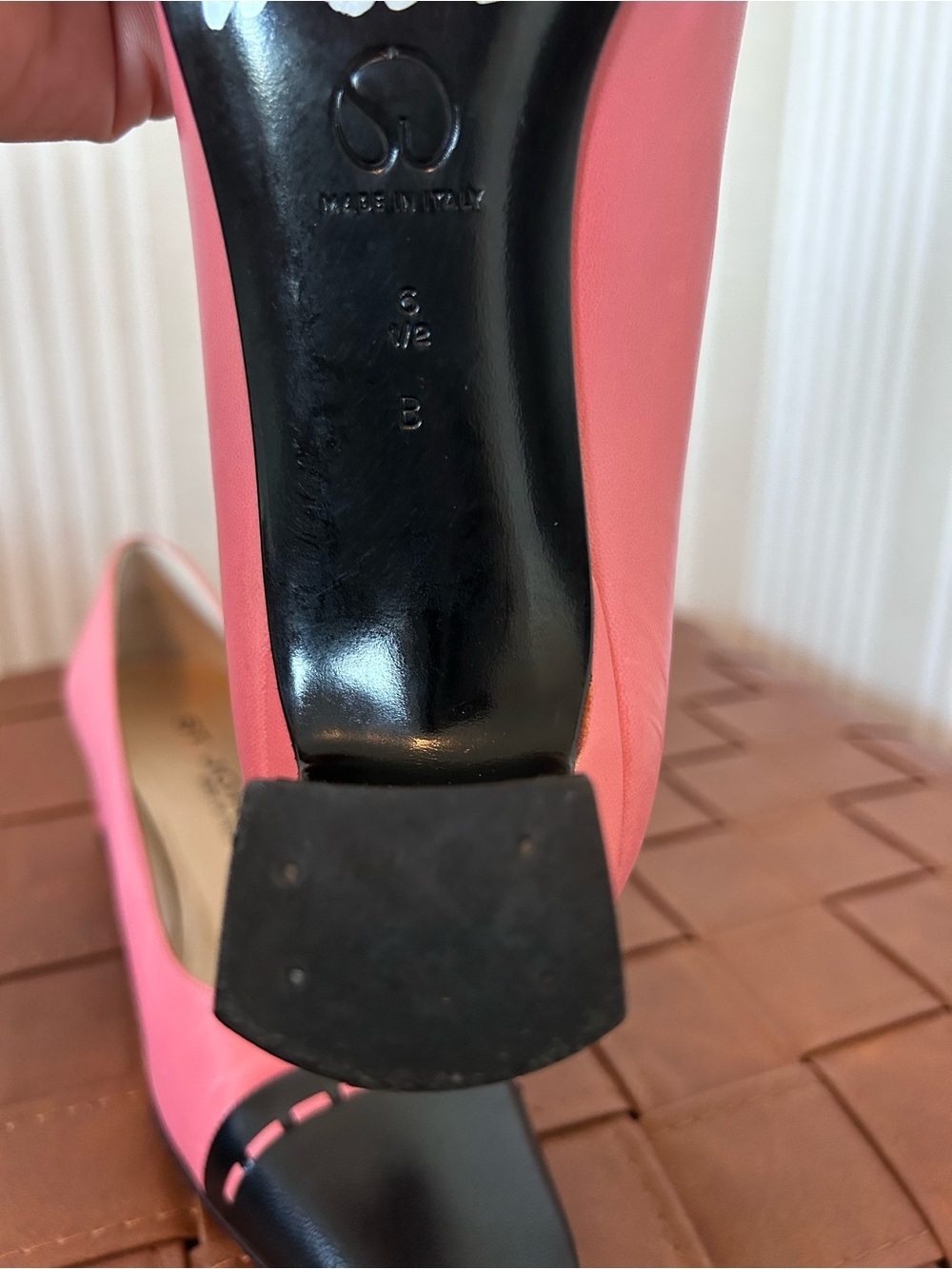 ST. JOHN PINK & Black Leather Heels Square Cap Toe Made in ITALY Size 6.5 RARE - Picture 10 of 10